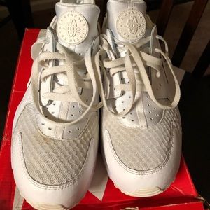 Men’s White Huaraches